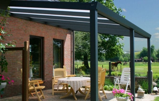 Terrasse überdachen Holzkonstruktion