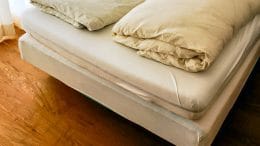 Beim Bauen des eigenen Bettes auf die Qualität der Matratze achten