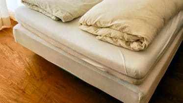 Beim Bauen des eigenen Bettes auf die Qualität der Matratze achten