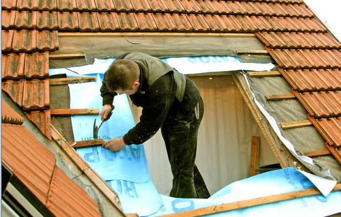 Dachfenster einbauen vom Dach aus