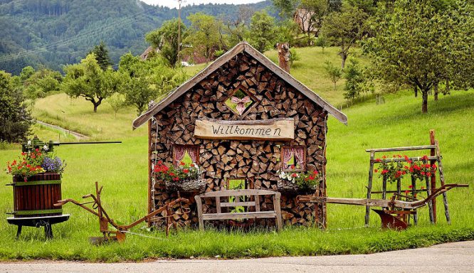 Was kann man aus Holz bauen - kleines Holzhaus für Holz