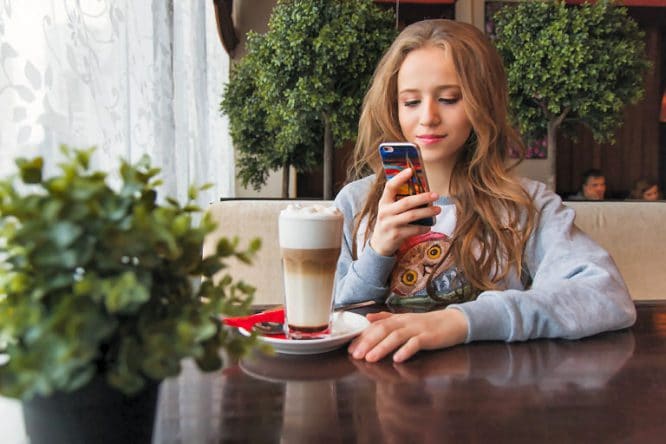 Auch ein Smartphone muss man sauber halten, wenn es auf Dauer seinen Dienst tun soll. 