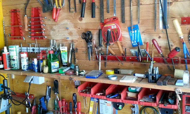Werkzeug Regal in der Hobby Werkstatt