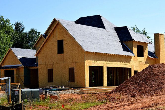 Ein Haus zu bauen, in dem man dann auch wohnen will, wird oft zu einem längeren Ausnahmezustand.