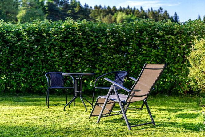 Einen schönen und erholsamen Urlaub zu Hause im eigenen Garten genießen.