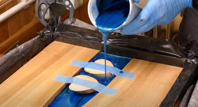 Die  Kombination von Epoxidharz und Holz  ist für viele besonders spannend.