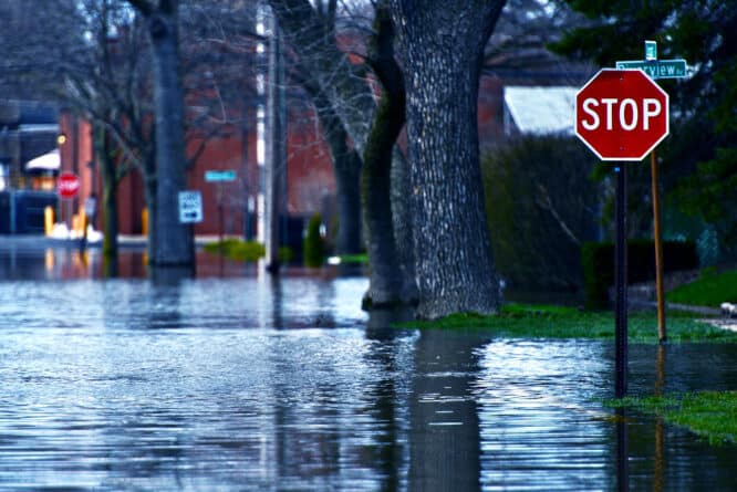 Umso umsichtiger man sein Haus vor Hochwasser schützen kann, desto mehr sinkt das Risiko von Schäden durch Hochwasser. 