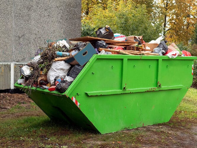 Bauschutt und Mischabfall darf man nicht im selben Container entsorgen. 