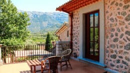 Bis die Vision vom eigenen Traumhaus auf Mallorca Gestalt annimmt, muss man einige Entscheidungen treffen.