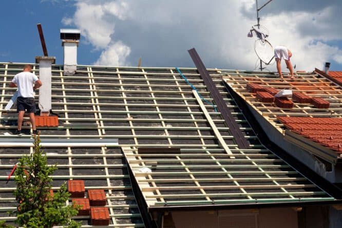 Indem Dachdecker digitalen Werkzeuge nutzen, können sie nicht nur ihre Arbeitsabläufe optimieren, sondern auch einen nachhaltigen Wettbewerbsvorteil erlangen.